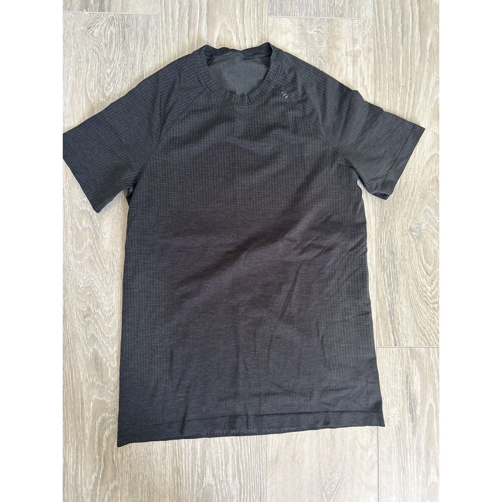 Lululemon Metal Vent Tech Short Sleeve
